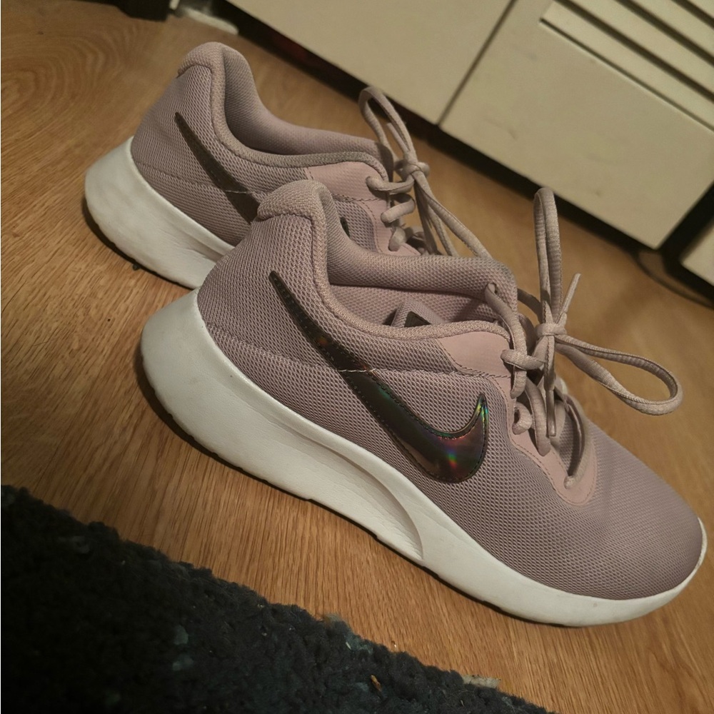 ADORABLE PINK NIKES